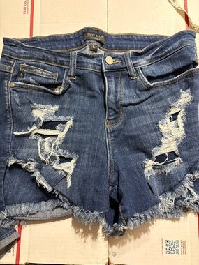Judy Blue Medium Blue Distressed Frayed Hem Denim Shorts